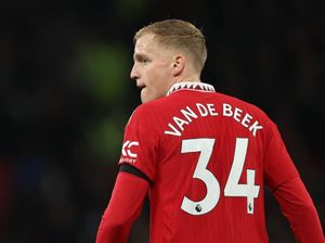 Donny van de Beek Malah Ragu-ragu Tinggalkan MU Donny van de Beek Malah Ragu-ragu Tinggalkan MU
