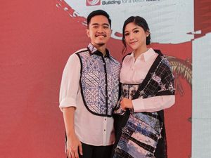 7 Gaya Elegan Erina Gudono Dampingi Kaesang Latihan Pidato Jadi Wali Kota 7 Gaya Elegan Erina Gudono Dampingi Kaesang Latihan Pidato Jadi Wali Kota