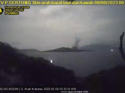 Gunung Anak Krakatau Erupsi Dini Hari Tadi, Semburkan Abu Setinggi 500 M