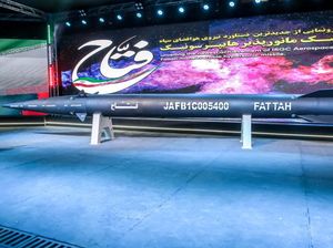 Iran Pamer Rudal Hipersonik Fattah, Diklaim Mampu Tembus Iron Dome Israel Iran Pamer Rudal Hipersonik Fattah, Diklaim Mampu Tembus Iron Dome Israel