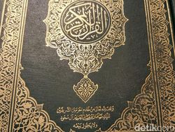 Jemaah Haji RI Wisata Belanja Sambil Wakaf Quran di Madinah