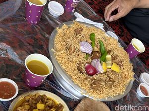 Mencicip Kabsa Hashi, Daging Unta Muda Empuk di Makkah