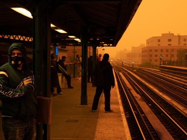 Langit New York Berubah Oranye Gegara Asap Kebakaran Hutan