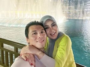 Liburan ke Dubai, Syahrini Kulineran Mewah Bareng Reino Barack Liburan ke Dubai, Syahrini Kulineran Mewah Bareng Reino Barack