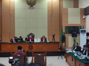 Luhut Bersaksi, Pengunjung Sidang Riuh hingga Tepuk Tangan Luhut Bersaksi, Pengunjung Sidang Riuh hingga Tepuk Tangan