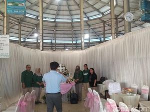 Keluarga Mahasiswi Ubaya Desak Pelaku Pembunuhan Putrinya Dihukum Berat Keluarga Mahasiswi Ubaya Desak Pelaku Pembunuhan Putrinya Dihukum Berat