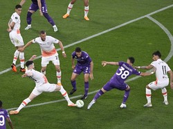 Fiorentina vs West Ham berlangsung di Fortuna Arena, Kamis (8/6/2023) dini hari WIB. Kedua tim bermain imbang tanpa gol di babak pertama. REUTERS/Radovan Stoklasa  