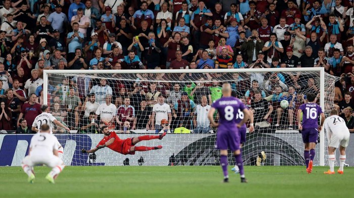 Soccer Football - Europa Conference League - Final - Fiorentina v West Ham United - Eden Arena, Prague, Czech Republic - June 7, 2023 West Ham United's Said Benrahma scores their first goal from the penalty spot REUTERS/Eva Korinkova