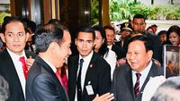 Potret Tawa Lepas Jokowi dan Prabowo di Malaysia