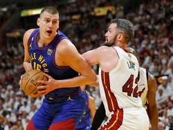 Final NBA 2023: Jokic-Murray Ukir Rekor, Nuggets Sikat Heat di Gim 3