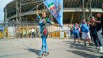 Foto: Model Pakai Body Painting di Pesta Juara Napoli