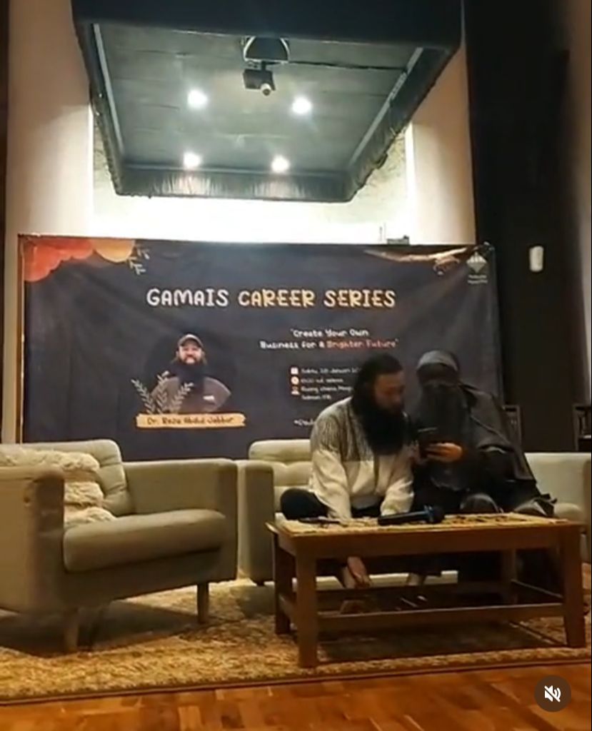 Peggy Melati Sukma & Suami Baru
