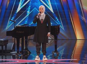 Putri Ariani Hanya Butuh Waktu Semenit untuk Ciptakan Sebuah Lagu Putri Ariani Hanya Butuh Waktu Semenit untuk Ciptakan Sebuah Lagu