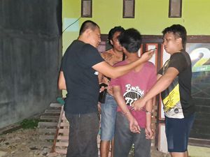 Ibu dan Anak di Pinrang Curi Barang-Hewan Milik Tetangga Ditangkap Ibu dan Anak di Pinrang Curi Barang-Hewan Milik Tetangga Ditangkap