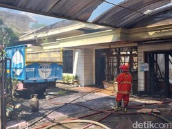 Rumah Sekaligus Gudang Furniture di Kota Malang Terbakar, 1 Orang Luka