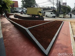 Satu Lajur Tikungan di Bekasi Berubah Jadi Taman