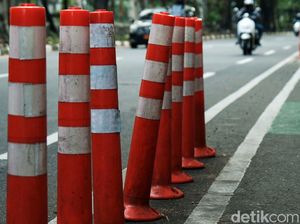 Bendera Partai Berjejer di Stick Cone Jl Rasuna Said, Bawaslu Minta Ditindak Bendera Partai Berjejer di Stick Cone Jl Rasuna Said, Bawaslu Minta Ditindak