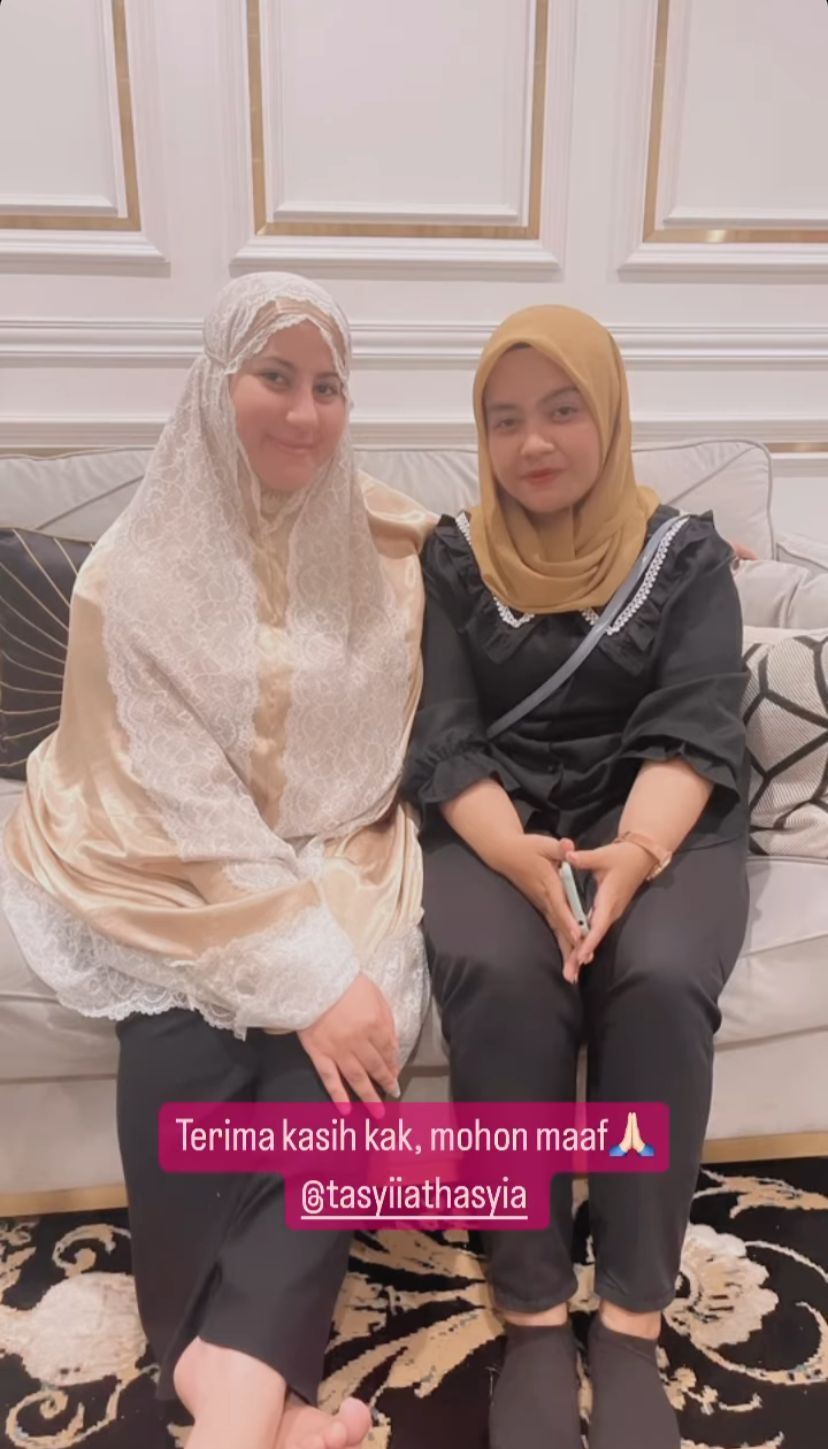 Tasyi Athasyia dan Mantan Karyawan