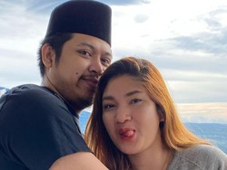 Peran Istri di Balik Kehebohan Restoran Bebek Tretan Muslim