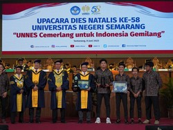 Menteri ESDM dan Pandawara Group Dapat Anugerah Konservasi dari Unnes