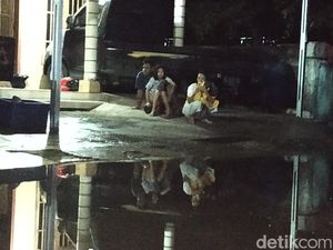 Gempa M 6,1 Guncang Pacitan, Warga Wiridan di Halaman Rumah Gempa M 6,1 Guncang Pacitan, Warga Wiridan di Halaman Rumah