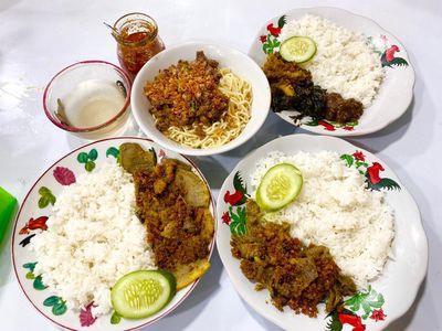 Yummy! Gurihnya Nasi Lidah dan Nasi Campur Madura di Senopati
