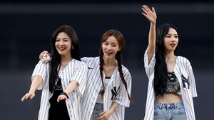 Foto-foto aespa Lakukan First Pitch di Pertandingan Bisbol