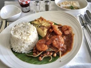 Akun Instagram Ini Khusus Menilai Makanan Pesawat dari Seluruh Dunia