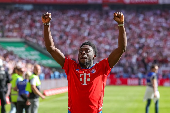 COLOGNE, GERMANY - MAY 27: Alphonso Davies of Bayern Muenchen gestures after the Bundesliga match between 1. FC Köln and FC Bayern München at RheinEnergieStadion on May 27, 2023 in Cologne, Germany. (Photo by Stefan Brauer/DeFodi Images via Getty Images)