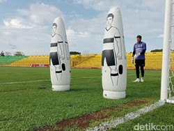 Pelatih Bali United Keluhkan Rumput Markas PSM di Stadion BJ Habibie Jelek