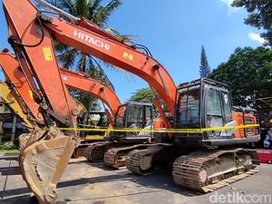 Diduga Tak Berizin, Polisi Setop Tambang Pasir di Garut