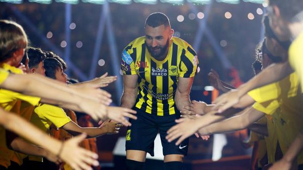 Benzema Disambut Meriah Saat Diperkenalkan Al Ittihad