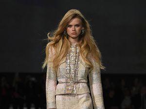 10 Koleksi Chanel Resort 2024, Inspirasi Busana Liburan