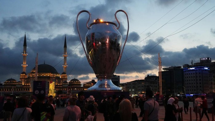 ISTANBUL, TURKEY - JUNE 08: A big trophy is seen at the Taksim Square ahead of the UEFA Champions League 2022/23 final on June 08, 2023 in Istanbul, Turkey. (Photo by Etsuo Hara/Getty Images)