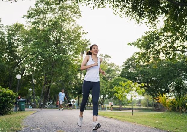 Perempuan sedang jogging
