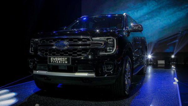 Tampang Baru Ford Everest Titanium, Siap Tantang Fortuner-Pajero Sport Cs