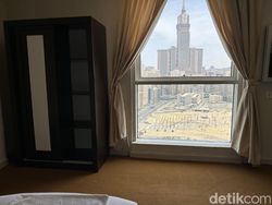 Ada Pemandangan Zamzam Tower dari Kamar Jemaah Haji di Makkah