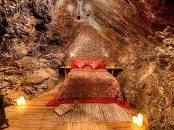 Hotel Terdalam Dunia Letaknya 419 Meter di Bawah Tanah, Berani Coba?