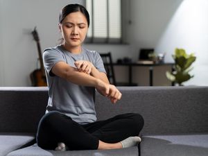Sering Muncul Bintik-bintik Putih di Tangan, Apa Penyebabnya Dok? Sering Muncul Bintik-bintik Putih di Tangan, Apa Penyebabnya Dok?
