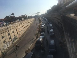 Keluhan Warga Saat Lalin Underpass Stasiun Tambun Macet Melulu