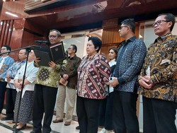 Mahfud Ogah Tanggapi Kritik Amien Rais soal Tim Reformasi Hukum