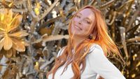 8 Potret Lindsay Lohan Pamer Baby Bump, Wajah Glowing Bikin Salfok