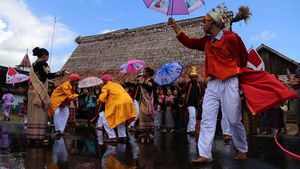 Melihat Ritual Orom Sasadu Suku Sahu di Maluku Utara