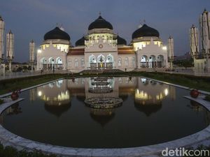 Mengenal Masjid Raya Baiturrahman di Serambi Makkah Mengenal Masjid Raya Baiturrahman di Serambi Makkah