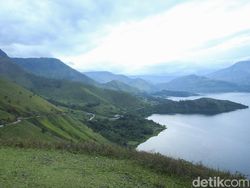 Pantai Sepanjang 22 Km Akan Dibangun di Danau Toba