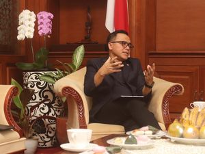 Bertemu Petinggi Kemendagri, MenPAN-RB Ungkap Ada Tukin Camat Rp 80 Juta Bertemu Petinggi Kemendagri, MenPAN-RB Ungkap Ada Tukin Camat Rp 80 Juta