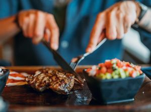10 Tanda Restoran dengan Makanan Tak Enak dan Pelayanan Buruk 10 Tanda Restoran dengan Makanan Tak Enak dan Pelayanan Buruk