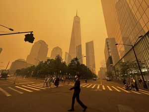 Sudah Level Gawat! Langit New York Oranye gegara Polusi, Warga Susah Napas Sudah Level Gawat! Langit New York Oranye gegara Polusi, Warga Susah Napas