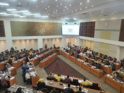 Luhut: Kereta Cepat Jakarta-Bandung Diuji Coba 300 Km Per Jam Bulan Ini