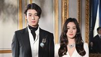 7 Potret Song Hye Kyo & Cha Eun Woo Tampil Mewah di Gala Dinner Chaumet